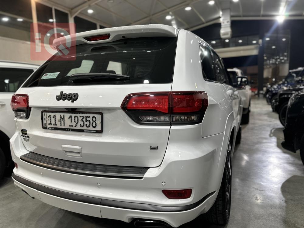 جیپ گراند شیرۆکی